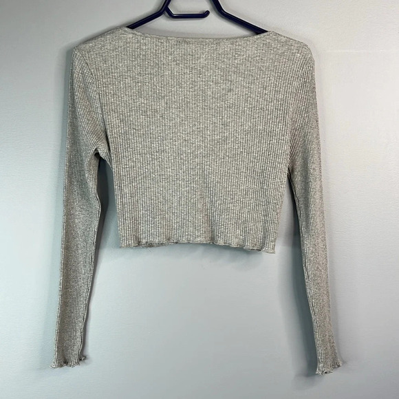 5/$25 SHEIN Qutie Lettuce Trim Knot Front RibKnit Tee Grey Cropped Long Sleeve L - Picture 7 of 11